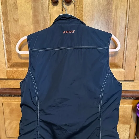 ARIAT. Reversible vest NAVY DERBY VEST  . Size M great shape . - Picture 4 of 8